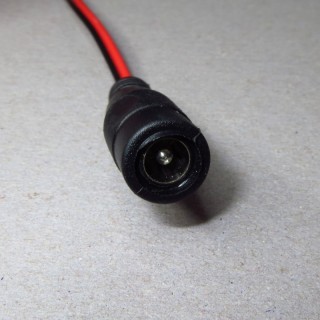 Schalter für einfarbige Strips  / Lötfreie Steckverbinder/ 12V / 2 Polig, für 8mm breite Strips 2835 SMD  / Verbindung mit 26,5cm Kabel / Klinkenstecker 5.5x2.1mm / schwarz