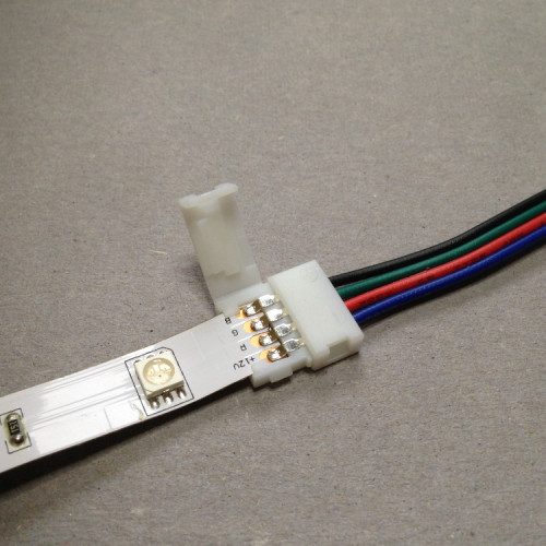 Connector für RGB Strips / Connector für 5050 SMD LED Strips mit bis zu 60 LEDs/ Meter / Lötfreie Steckverbinder / 4 Polig, für 10mm breite Sstrips / Verbindung mit 15cm Kabel / Einspeisungskabel 