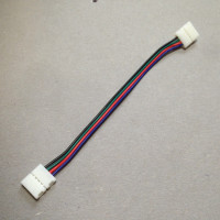 Verlängerung für RGB Strips / Connector für 5050 LED Strips mit bis zu 60 LEDs/ Meter / Lötfreie Steckverlängerung / 4 Polig, für 10mm breite Strips / Verbindungskabel: 15cm länge